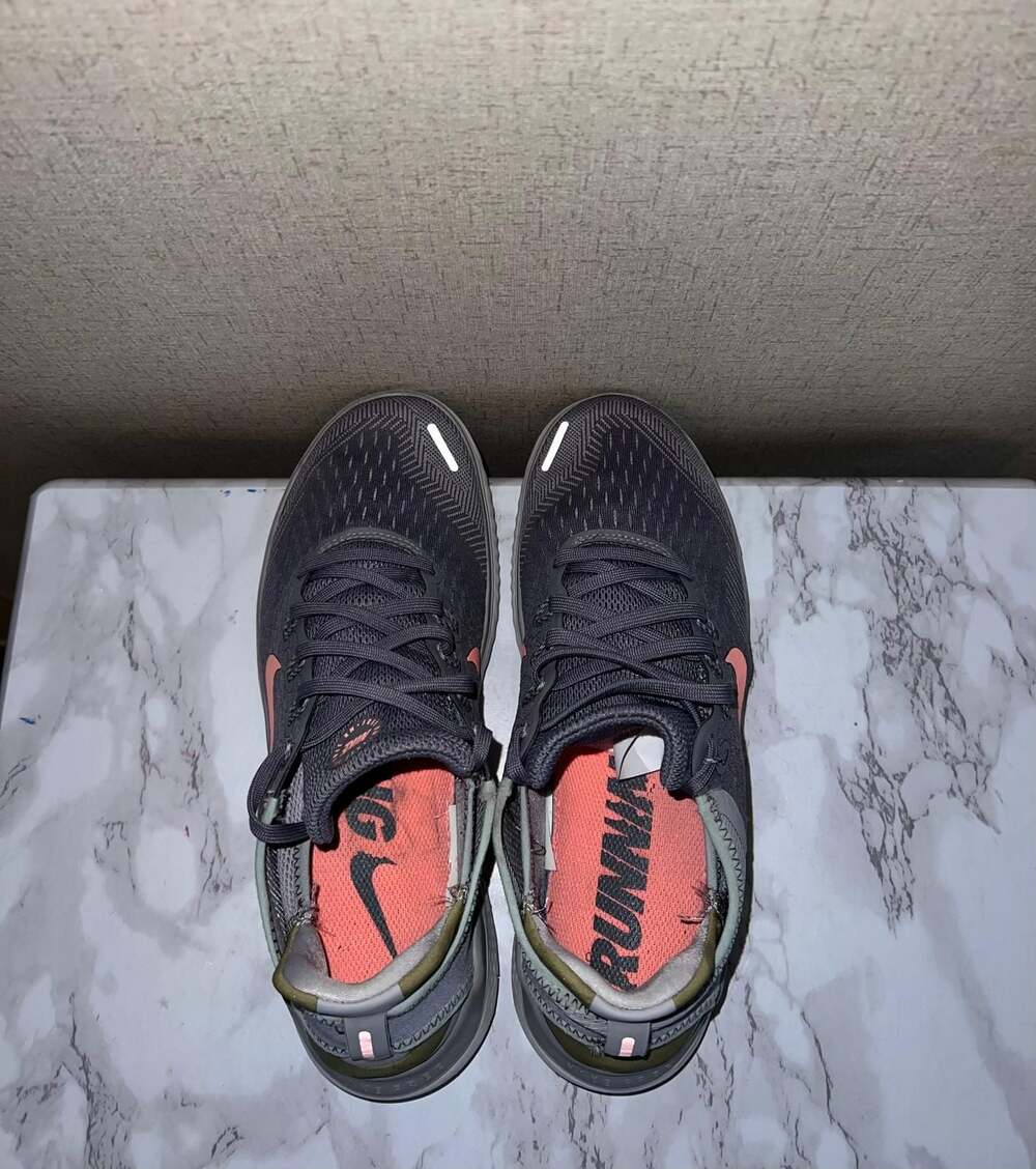 Nike Women's Free RN 2018 Running Shoes Gunsmoke Crimson Pulse - Picture 7 of 7